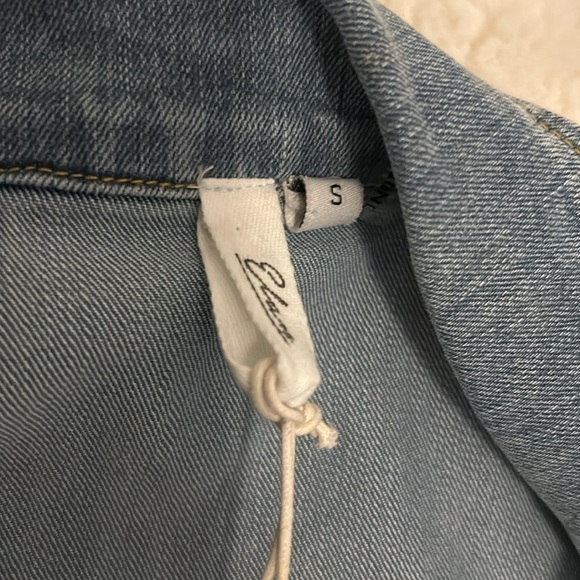 Elan Denim Belted Puff Sleeve Dress - Picture 12 of 13